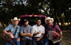 Los Ventura, gemelos Dominicanos que recorren Estados Unidos celebrando la cultura latina con Ford